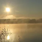 Drewniany Nad Jeziorem W Sitnie בית נופש Sitno (Pomerania)