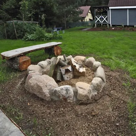 Drewniany Nad Jeziorem W Sitnie Tatil Evi