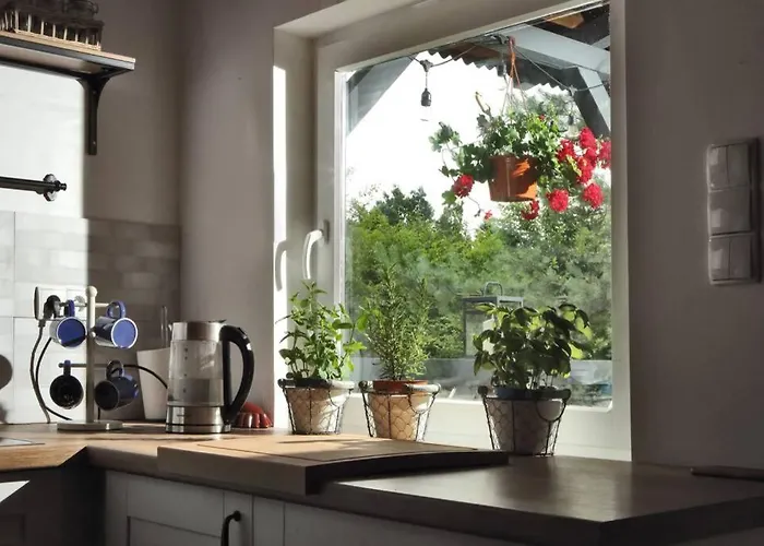 Drewniany Nad Jeziorem W Sitnie بيت للعطل